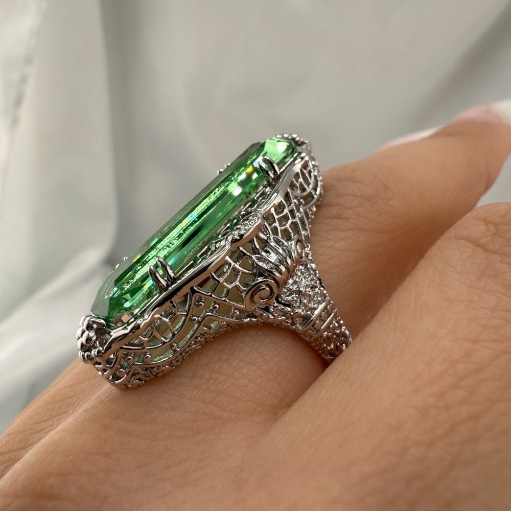 Silver color Ring with Green Gemstone - Picture 7 of 8